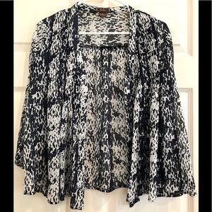 dm bm open swing top with pleating